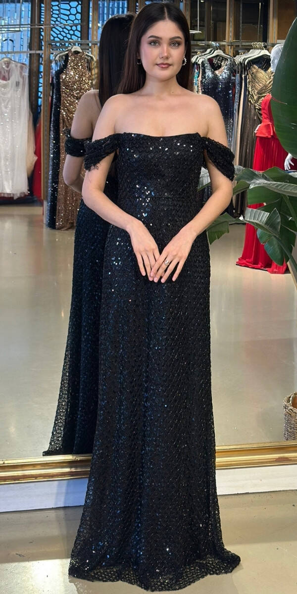 Siyah Madonna Yaka Sırt Dekolteli Düz Kesim Pullu Boncuklu Uzun Abiye Elbise 11180-02 - 1