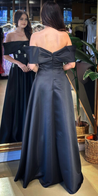 Siyah Madonna Yaka Taş Detaylı Kloş Etekli Saten Uzun Abiye Elbise 11063-07 - 5