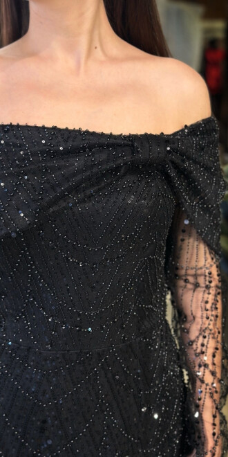 Siyah Madonna Yaka Uzun Kollu Yırtmaçlı Düz Kesim Pullu Boncuklu Uzun Abiye Elbise 11119-02 - 4