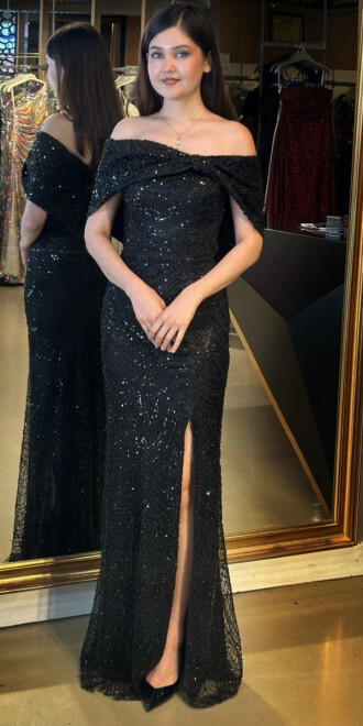 Siyah Madonna Yaka Yırtmaçlı Düz Kesim Pullu Boncuklu Uzun Abiye Elbise 11026 - 1