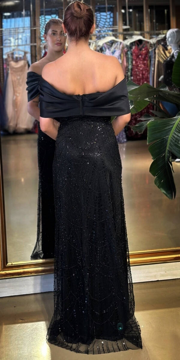 Siyah Madonna Yaka Yırtmaçlı Düz Kesim Pullu Boncuklu Uzun Abiye Elbise 11029-07 - 5