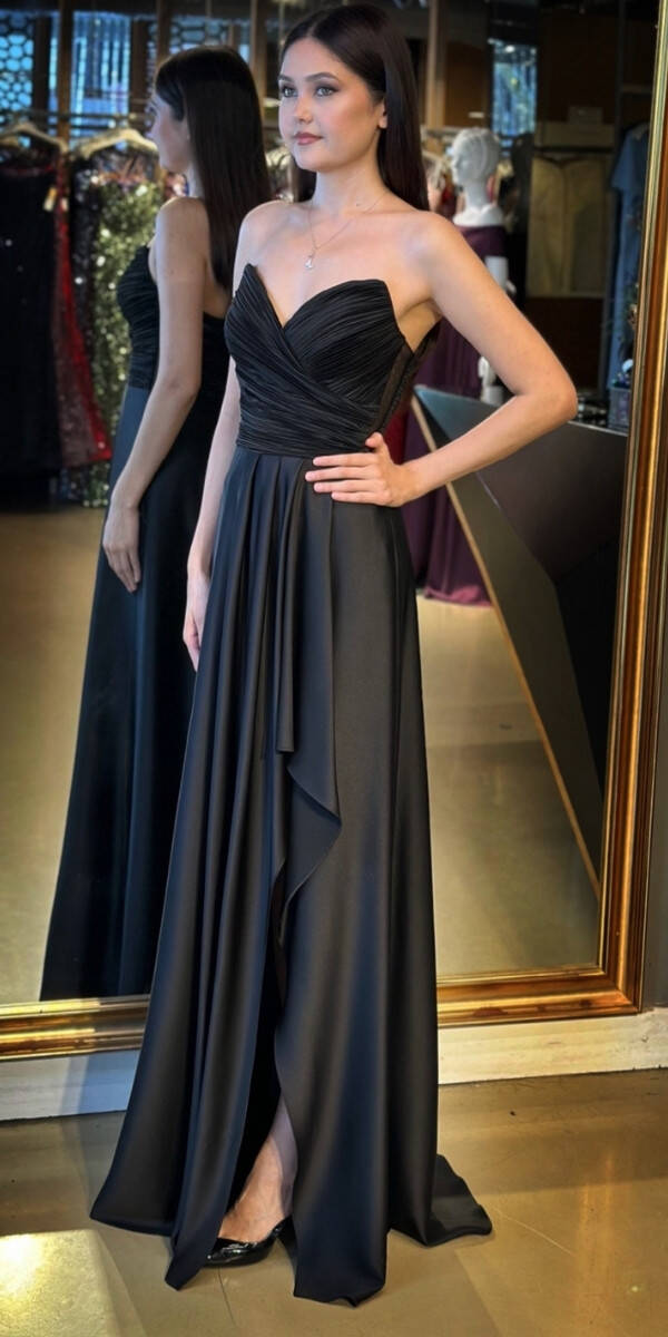 Siyah Straplez Yaka Anvelop Yırtmaçlı Kloş Etekli Saten Uzun Abiye Elbise 11095 - 2