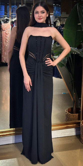 Siyah Straplez Yaka Bel Dekolteli Düz Kesim Likralı Krep Uzun Abiye Elbise 11174-01 - abiyeniall