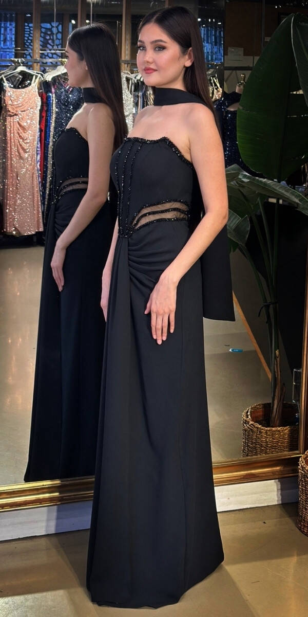 Siyah Straplez Yaka Bel Dekolteli Düz Kesim Likralı Krep Uzun Abiye Elbise 11174-01 - 2