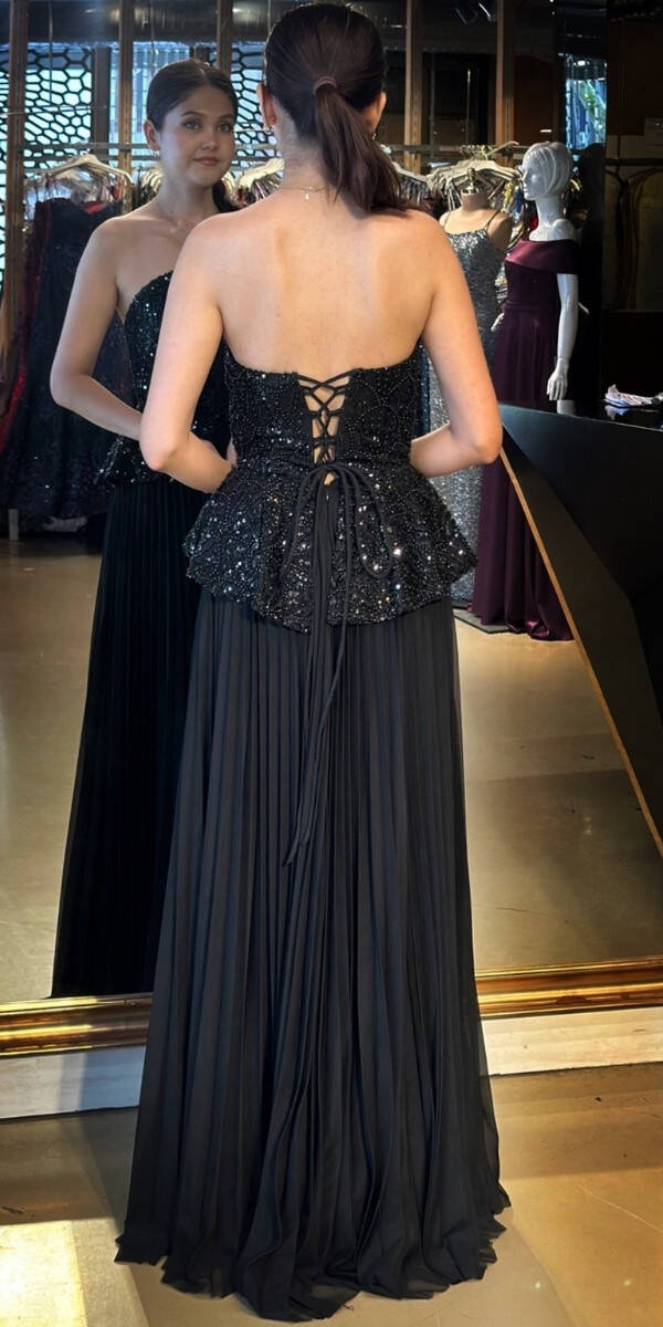 Siyah Straplez Yaka Çiçek Detaylı Sırt Dekolteli Kloş Etekli Tül Uzun Abiye Elbise 11054 - 5