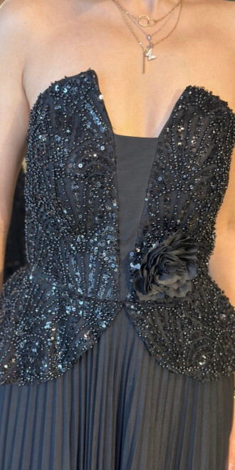 Siyah Straplez Yaka Çiçek Detaylı Sırt Dekolteli Kloş Etekli Tül Uzun Abiye Elbise 11054 - 4