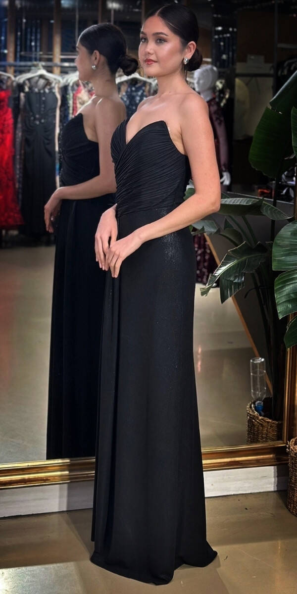 Siyah Straplez Yaka Göğüs Dekolteli Düz Kesim Likralı Parlak Kumaş Uzun Abiye Elbise 11083-04 - 2