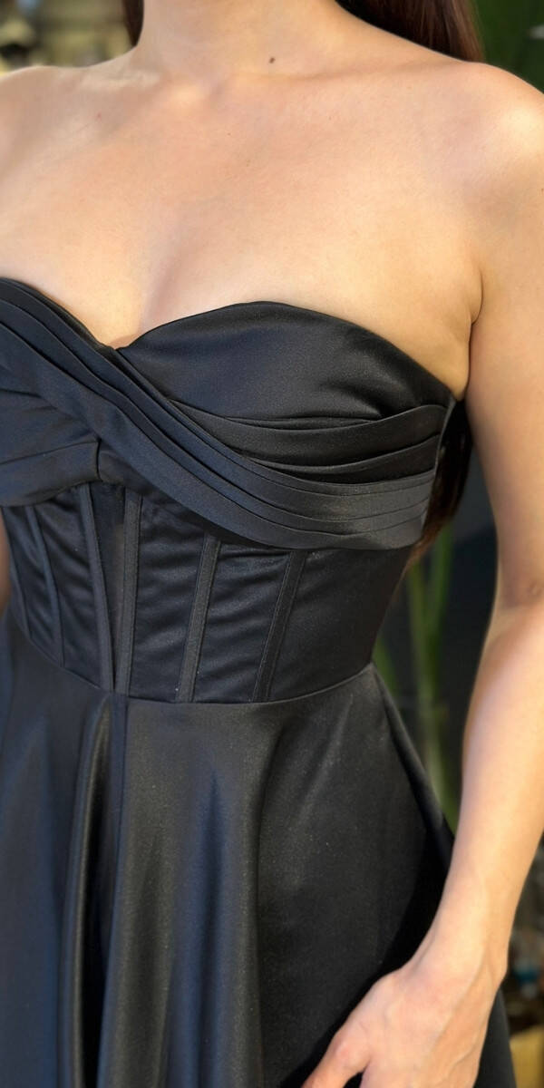 Siyah Straplez Yaka Kloş Etekli Saten Midi Abiye Elbise 11182-01 - 4