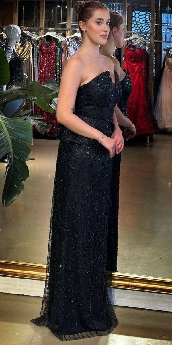 Siyah Straplez Yaka Sırt Dekolteli Düz Kesim Pullu Boncuklu Uzun Abiye Elbise 11116-02 - 2