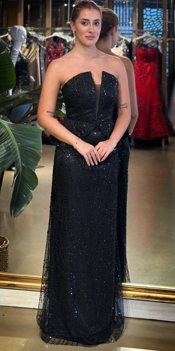 Siyah Straplez Yaka Sırt Dekolteli Düz Kesim Pullu Boncuklu Uzun Abiye Elbise 11116-02 - 1