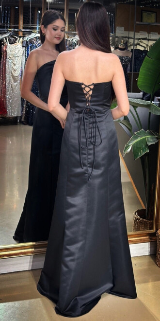 Siyah Straplez Yaka Sırt Dekolteli Yırtmaçlı Düz Kesim Saten Uzun Abiye Elbise 11102-01 - 4