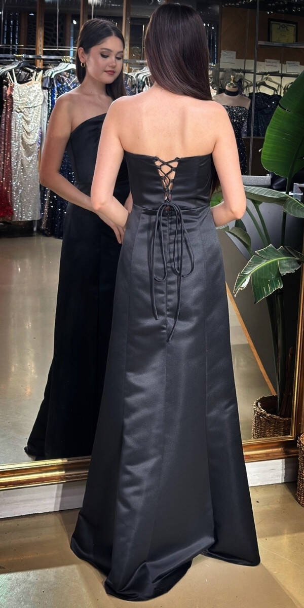 Siyah Straplez Yaka Sırt Dekolteli Yırtmaçlı Düz Kesim Saten Uzun Abiye Elbise 11102-01 - 4