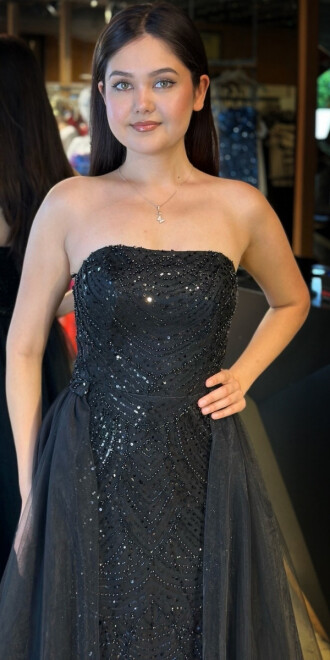 Siyah Straplez Yaka Tül Pelerin Etekli Pullu Boncuklu Uzun Abiye Elbise 7705 - 3