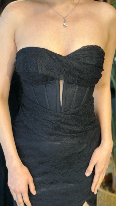 Siyah Straplez Yaka Yırtmaçlı Balık Etekli Dantel Uzun Abiye Elbise 11218-01 - 4