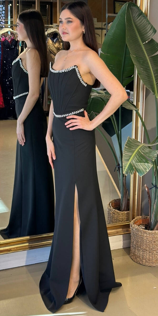 Siyah Straplez Yaka Yırtmaçlı Düz Kesim Krep Uzun Abiye Elbise 11208-01 - 2