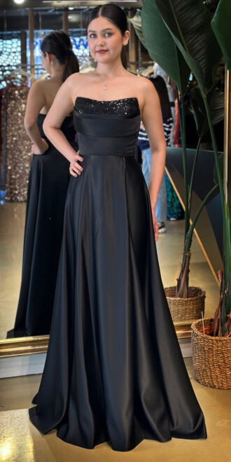 Siyah Taş Detaylı Sırt Dekolteli Yırtmaçlı Kloş Etekli Saten Uzun Abiye Elbise 7733 