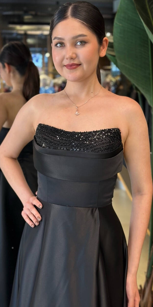 Siyah Taş Detaylı Sırt Dekolteli Yırtmaçlı Kloş Etekli Saten Uzun Abiye Elbise 7733 - 3