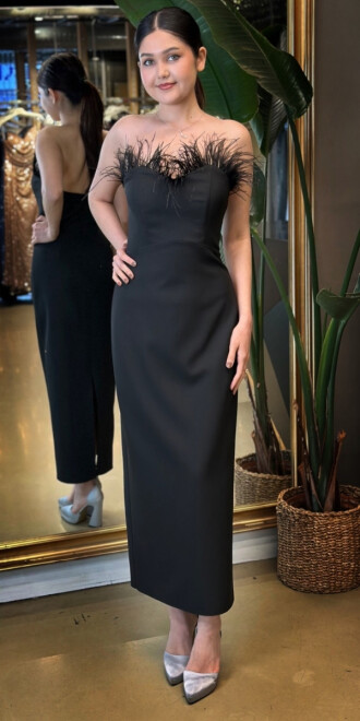 Siyah Tüy Detaylı Yırtmaçlı Düz Kesim Krep Midi Abiye Elbise 7765 