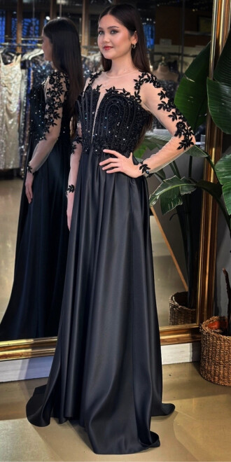 Siyah Uzun Kollu Dantel Detaylı Kloş Etekli Saten Uzun Abiye Elbise 11151-01 - 2