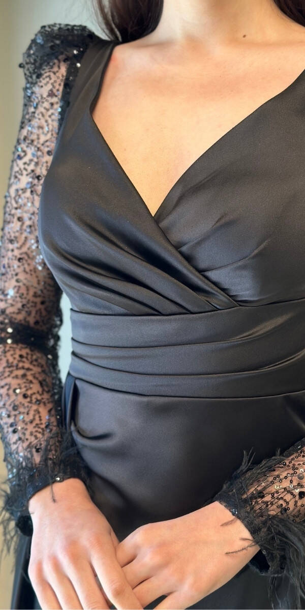 Siyah Uzun Kollu Yırtmaçlı Düz Kesim Saten Uzun Abiye Elbise 7442 - 4