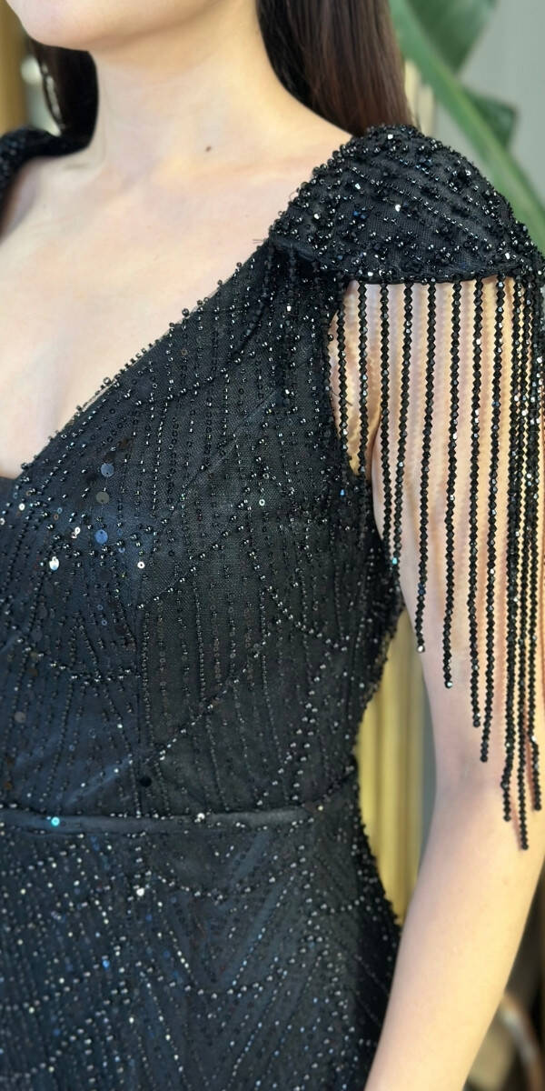 Siyah V Yaka Boncuk İşlemeli Yırtmaçlı Düz Kesim Likralı Payet Uzun Abiye Elbise 11107-03 - 4