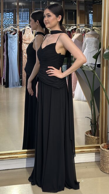 Siyah V Yaka İp Askılı Pelerin Kloş Etekli Tül Uzun Abiye Elbise 11261-01 - 2