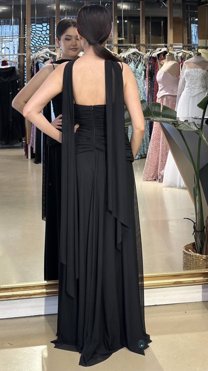 Siyah V Yaka İp Askılı Pelerin Kloş Etekli Tül Uzun Abiye Elbise 11261-01 - 5