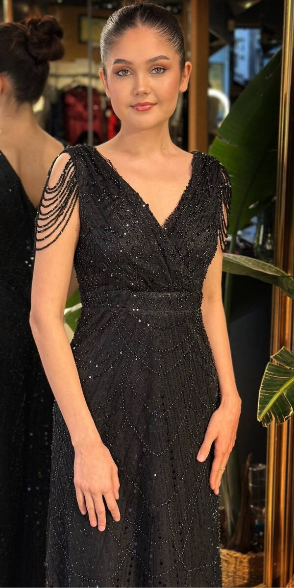 Siyah V Yaka Kalın Askı Boncuk İşlemeli Düz Kesim Pullu Boncuklu Uzun Abiye Elbise 11138-01 - 3