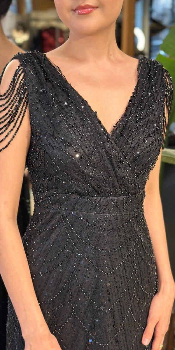 Siyah V Yaka Kalın Askı Boncuk İşlemeli Düz Kesim Pullu Boncuklu Uzun Abiye Elbise 11138-01 - 4