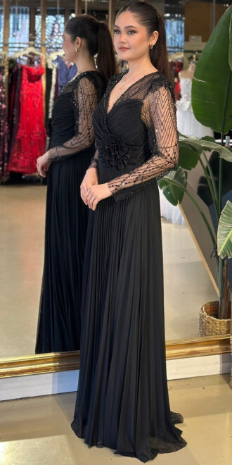 Siyah V Yaka Uzun Kollu Çiçek Detaylı Kloş Etekli Şifon Uzun Abiye Elbise 11150-01 - 2