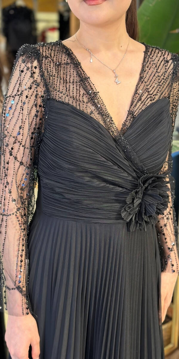 Siyah V Yaka Uzun Kollu Çiçek Detaylı Kloş Etekli Şifon Uzun Abiye Elbise 11150-01 - 4