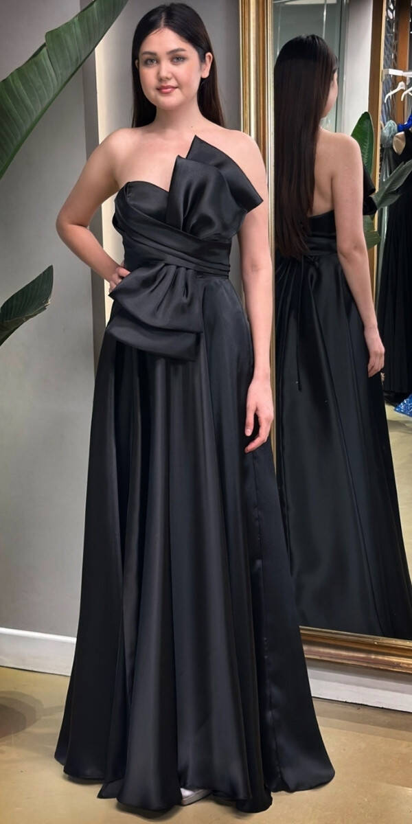 Siyah Straplez Yaka Yırtmaçlı Kloş Etekli Organze Uzun Abiye Elbise 7679 - 1