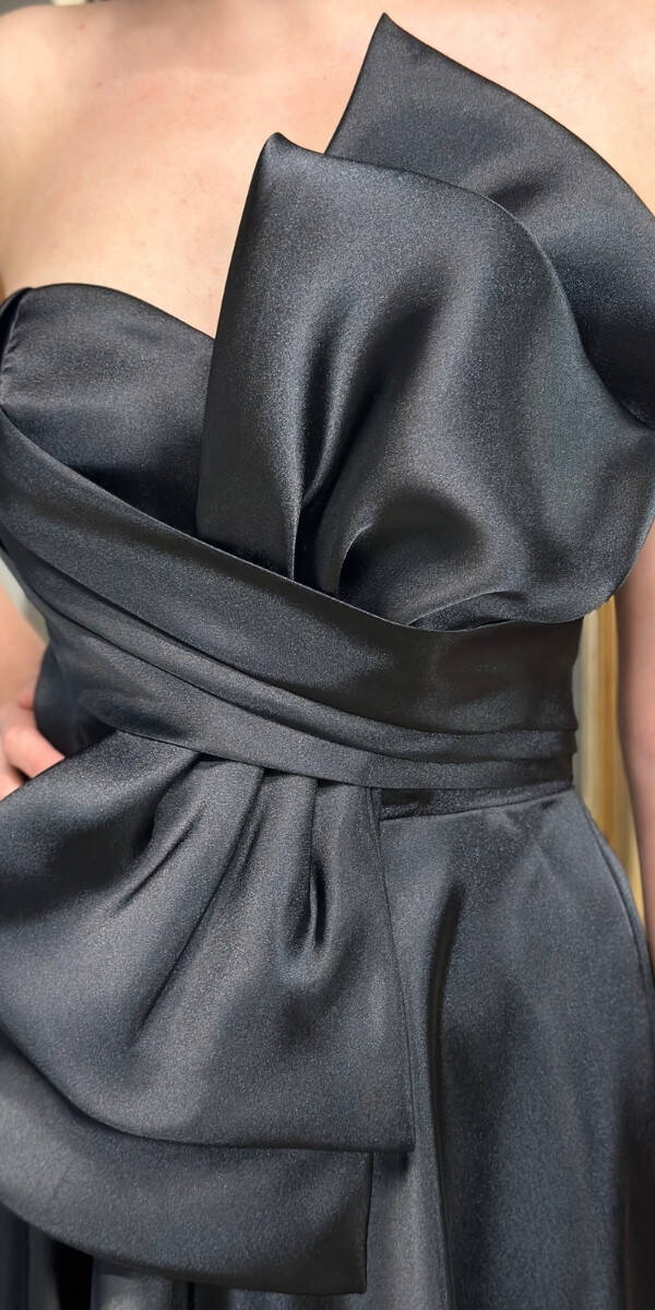 Siyah Straplez Yaka Yırtmaçlı Kloş Etekli Organze Uzun Abiye Elbise 7679 - 4