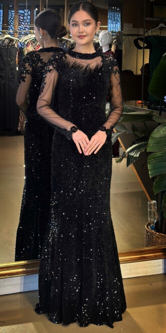 Siyah Yuvarlak Yaka Uzun Kollu Tuy Detaylı Balık Etekli Likralı Pul Payet Uzun Abiye Elbise 11133-02 