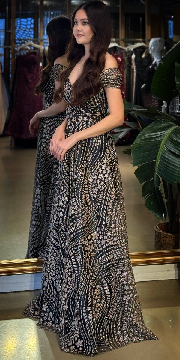 Siyah&Gold Madonna Yaka Sırt Dekolteli Kloş Etekli Simli Uzun Abiye Elbise 11066-01 - 2