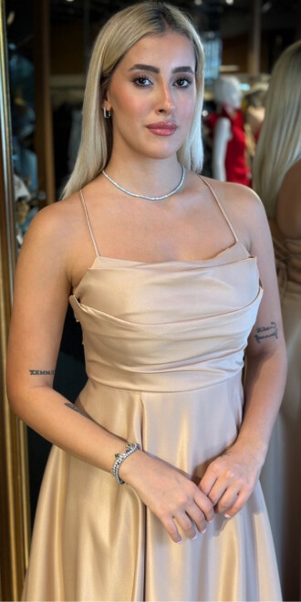 Somon Rengi İp Askılı Sırt Dekolteli Kloş Etekli Saten Uzun Abiye Elbise 7764 - 3