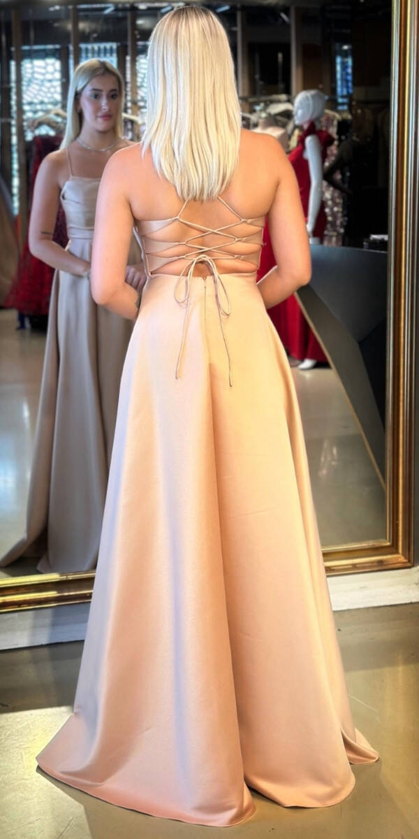 Somon Rengi İp Askılı Sırt Dekolteli Kloş Etekli Saten Uzun Abiye Elbise 7764 - 5