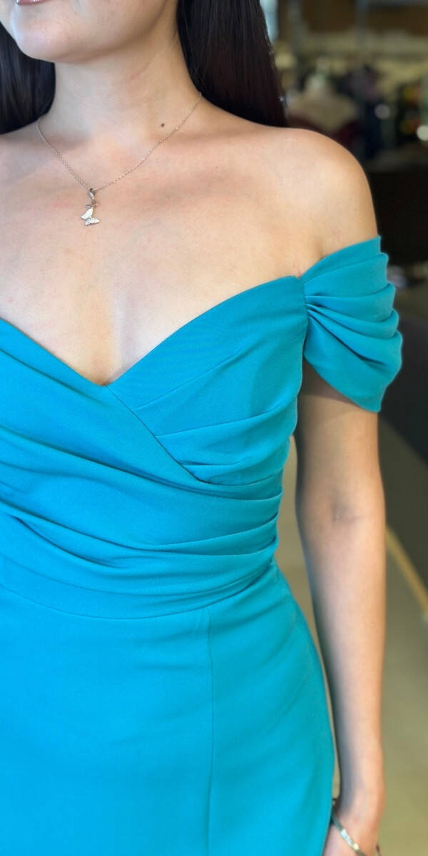 Turkuaz Madonna Yaka Yırtmaçlı Düz Kesim Krep Midi Abiye Elbise 7696 - 4