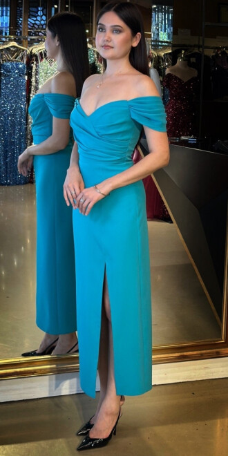 Turkuaz Madonna Yaka Yırtmaçlı Düz Kesim Krep Midi Abiye Elbise 7696 - 2