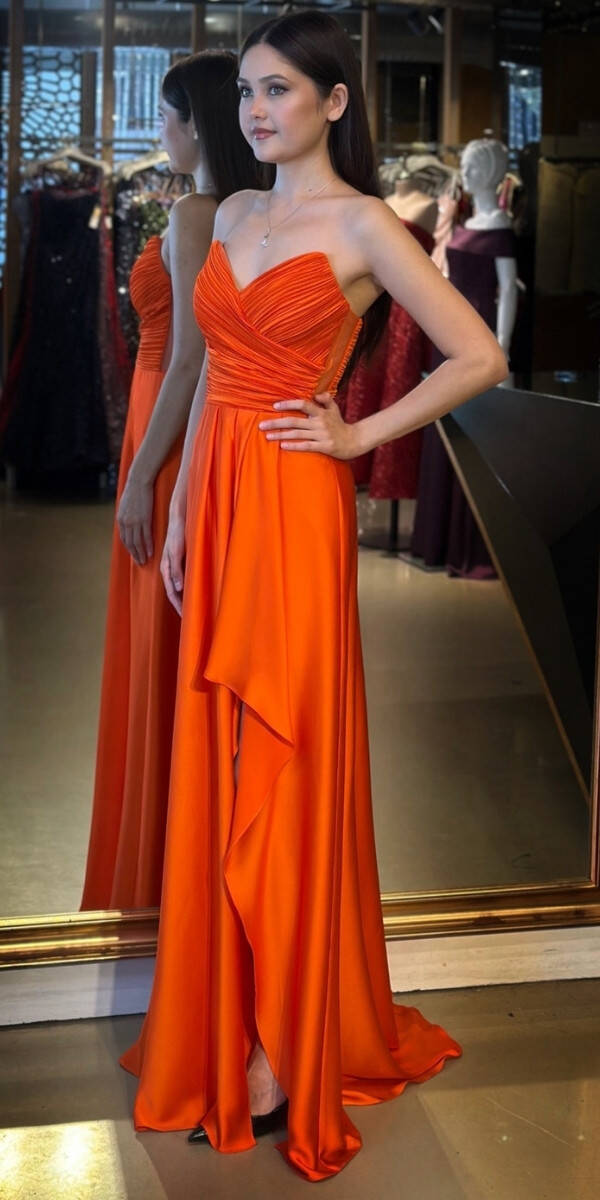 Turuncu Straplez Yaka Anvelop Yırtmaçlı Kloş Etekli Saten Uzun Abiye Elbise 11095 - 3