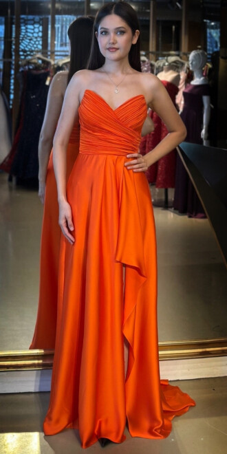 Turuncu Straplez Yaka Anvelop Yırtmaçlı Kloş Etekli Saten Uzun Abiye Elbise 11095 - 2