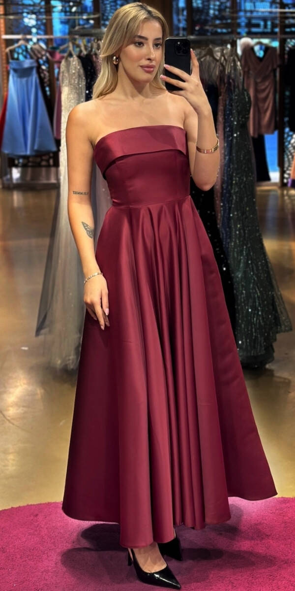 Vişne Renk Straplez Yaka Kloş Etekli Saten Midi Abiye Elbise 7647 - 1