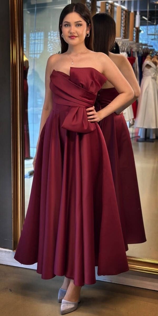 Vişne Renk Kloş Etekli Straplez Yaka Saten Midi Abiye Elbise 7657 - 1