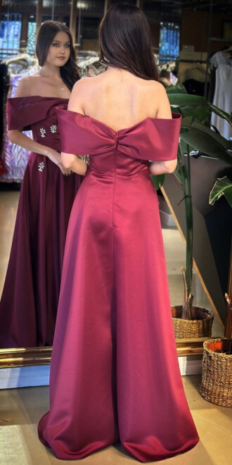 Vişne Renk Madonna Yaka Taş Detaylı Kloş Etekli Saten Uzun Abiye Elbise 11063-03 - 5