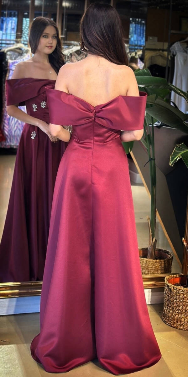 Vişne Renk Madonna Yaka Taş Detaylı Kloş Etekli Saten Uzun Abiye Elbise 11063-03 - 5