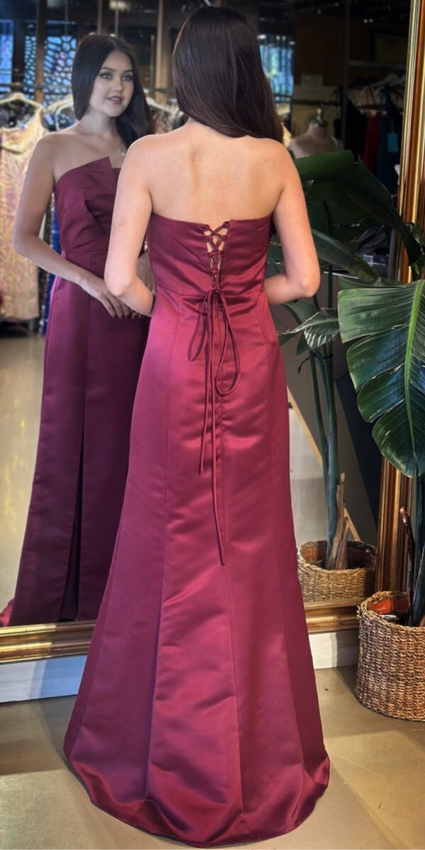 Vişne Renk Straplez Yaka Sırt Dekolteli Yırtmaçlı Düz Kesim Saten Uzun Abiye Elbise 11102-02 - 5