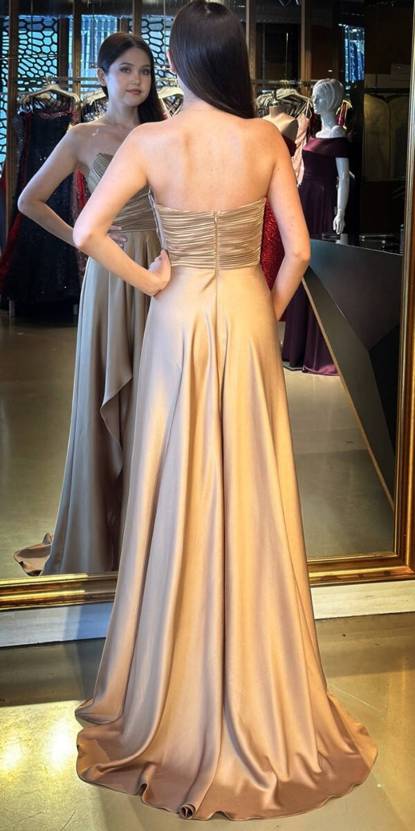 Vizon Straplez Yaka Anvelop Yırtmaçlı Kloş Etekli Saten Uzun Abiye Elbise 11095 - 5