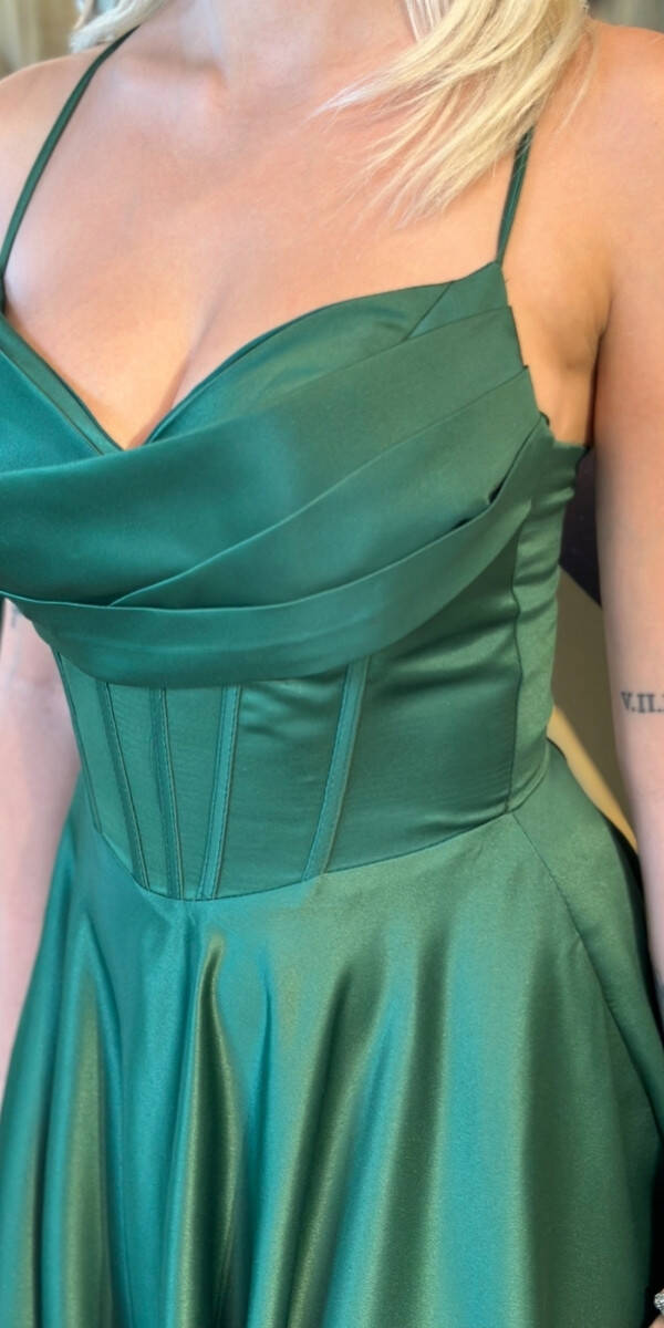 Yeşil İp Askılı Sırt Dekolteli Kloş Etekli Saten Uzun Abiye Elbise 7783 - 4