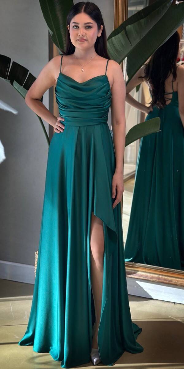 Yeşil İp Askılı Yırtmaçlı Kloş Etekli Saten Uzun Abiye Elbise 7234 - 1