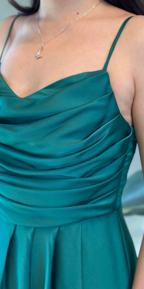 Yeşil İp Askılı Yırtmaçlı Kloş Etekli Saten Uzun Abiye Elbise 7234 - 4